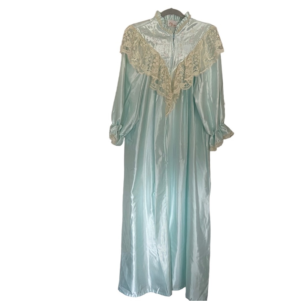 Vintage Llise Stevens satin robe size L
